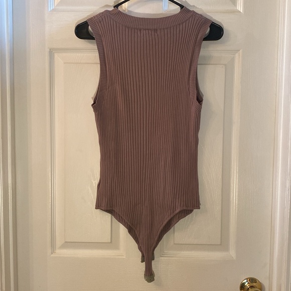ALTAR’D STATE Elegant Sleeveless Ribbed Bodysuit - Picture 3 of 5